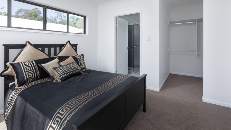 216 SAMANTHA STREET, REDBANK, QLD 4301 (5)